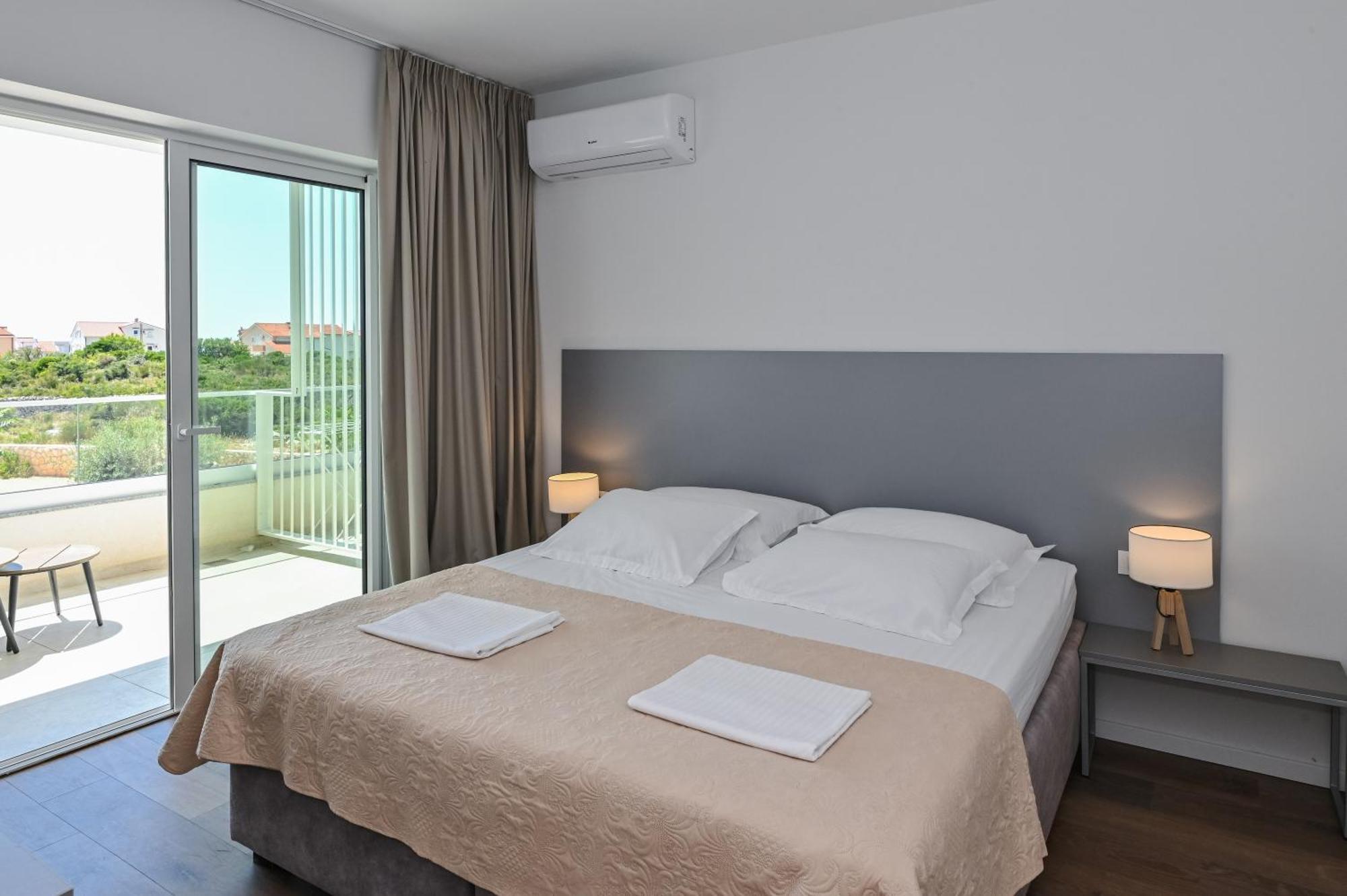 Villa Cala, Hotel Rooms&Apartments Novalja Exterior foto